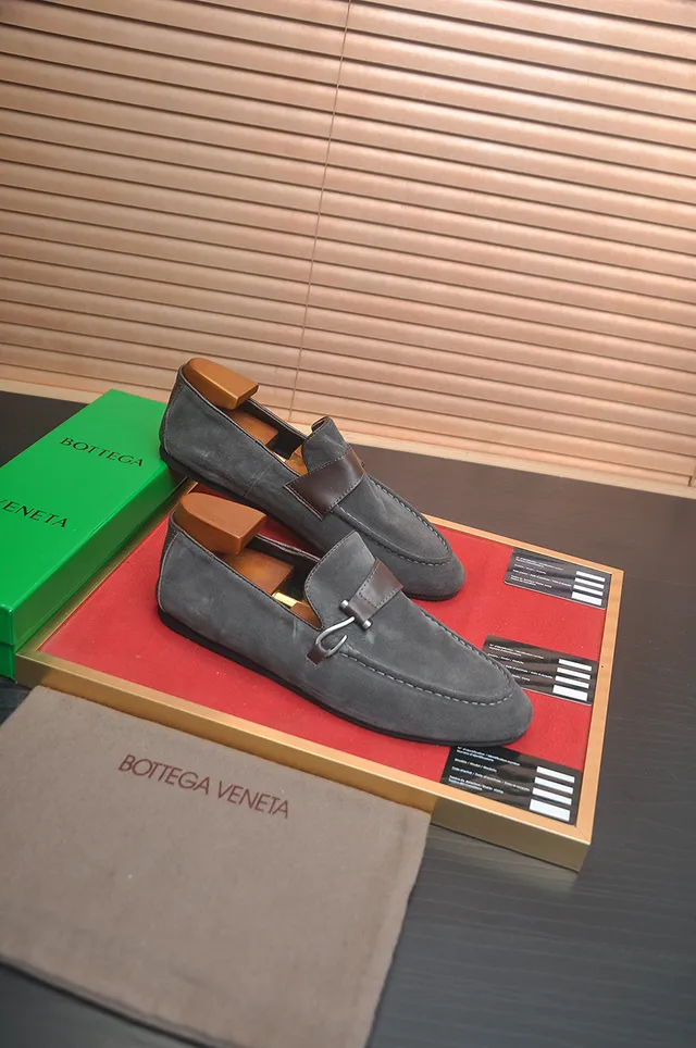 Bottega Veneta Andiamo Mocassins en Daim Gris 3