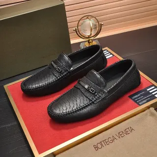 Bottega Veneta Andiamo 纹理皮革扣带乐福鞋