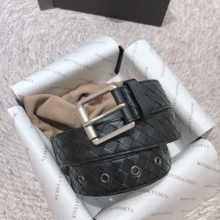 Bottega Veneta काला चांदी Intrecciato बुनावट आयताकार बकल चमड़ा पट्टा