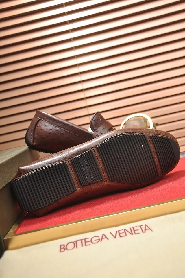 Bottega Veneta Mocassim Marrom Bege Couro de Avestruz com Tira Penny 3