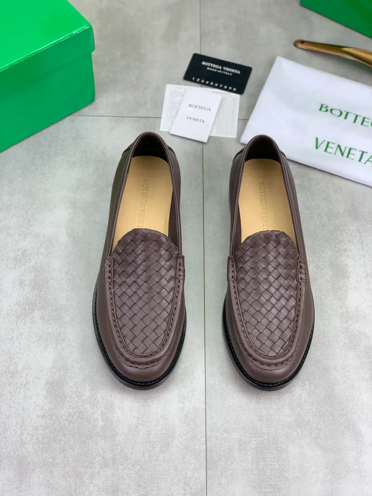 Bottega Veneta بني أسود جلد منسوج فامب slip-on موكاسين 4