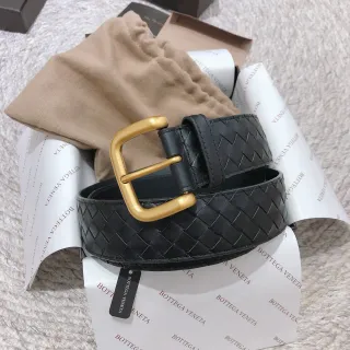 Bottega Veneta Cassette Intrecciato काला चमड़े का बेल्ट