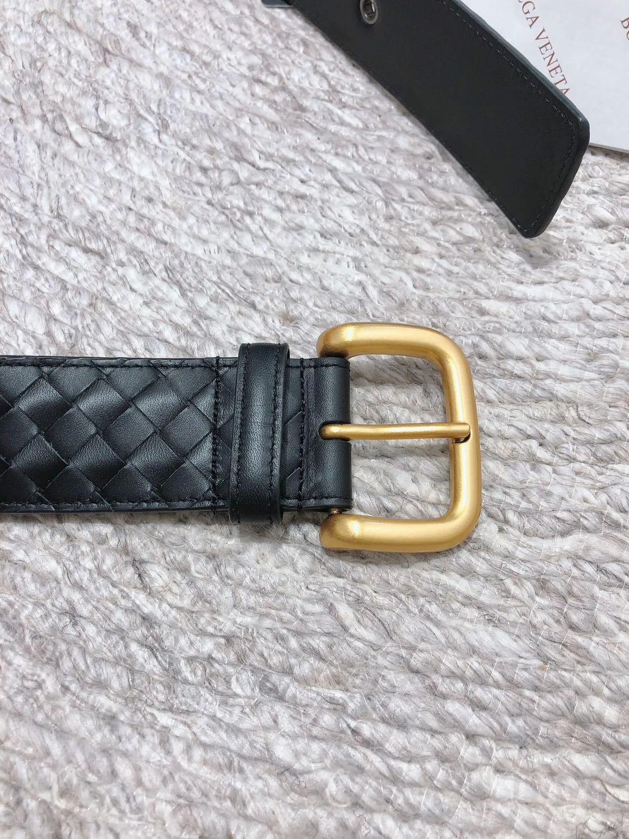 Bottega Veneta Cassette Intrecciato حزام جلد أسود 3