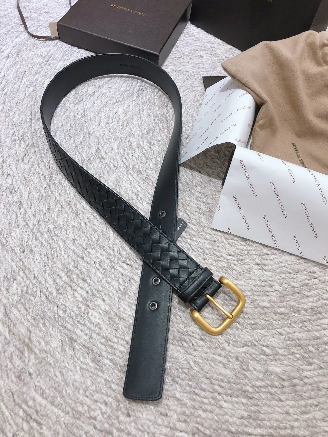 Bottega Veneta Cassette Intrecciato حزام جلد أسود 4