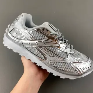 Bottega Veneta Cassette चमकदार चांदी जाल लाइफस्टाइल स्नीकर