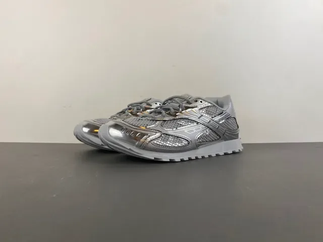 Bottega Veneta Cassette Sneakers Lifestyle Métallique Argenté Maille 9