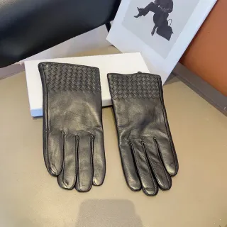 Bottega Veneta Intrecciato Cuff Black Leather Gloves