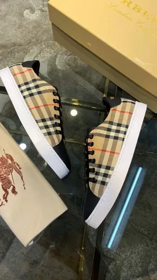 Burberry Bege Preto Nova Check Canvas Upper Leather Toe Cap Lifestyle Sneakers 2