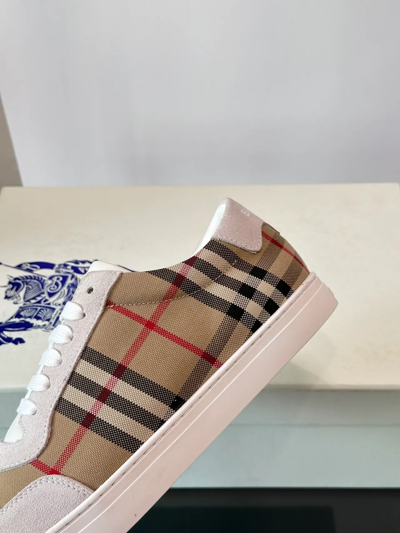 Burberry বেইজ ব্রাউন হাউস চেক ক্যানভাস আপার সুয়েড ওভারলে লাইফস্টাইল স্নিকার 3