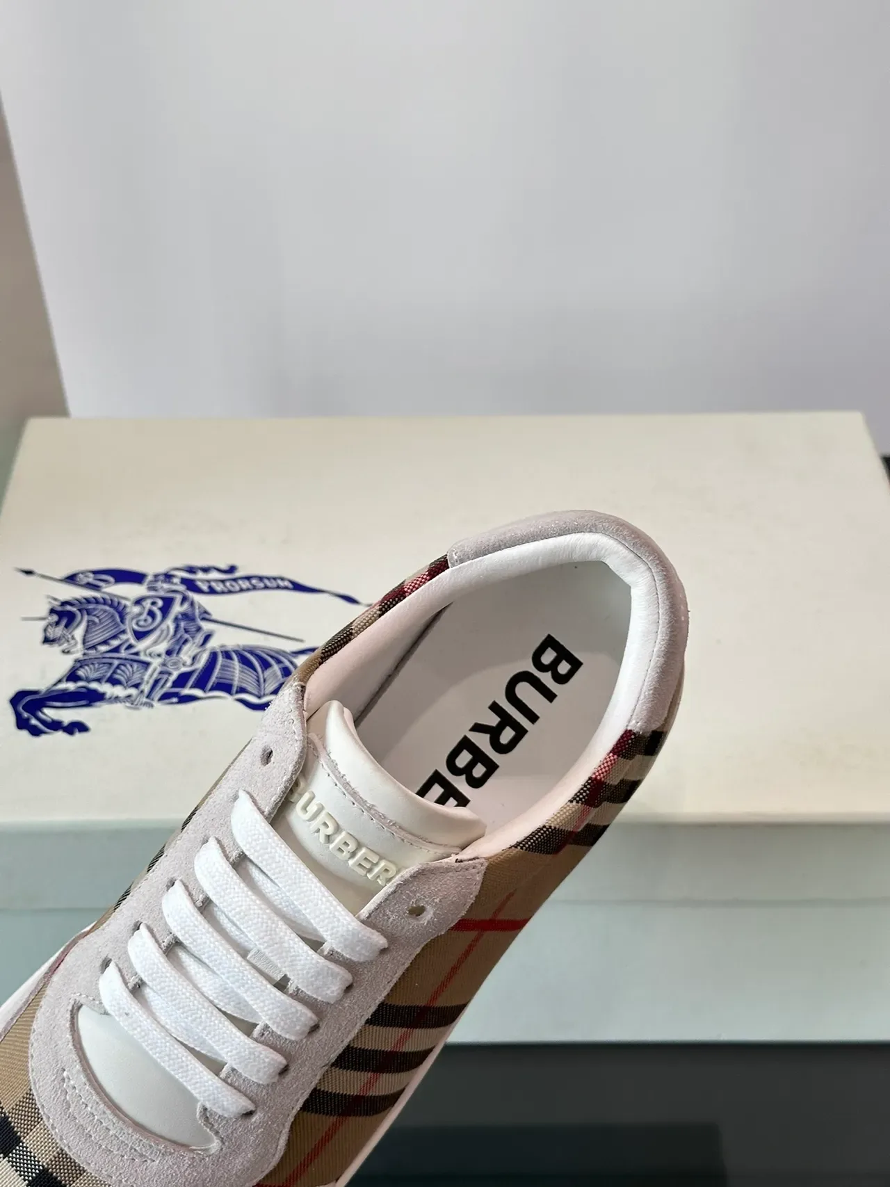 Burberry বেইজ ব্রাউন হাউস চেক ক্যানভাস আপার সুয়েড ওভারলে লাইফস্টাইল স্নিকার 4