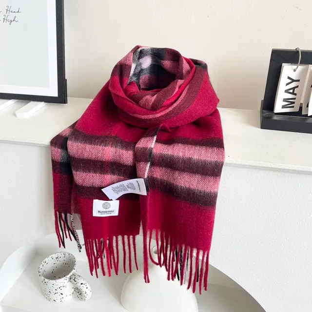 Burberry Bordeaux Multicolore Motif Classique à Carreaux Bordures à Franges Écharpe en Cachemire 7