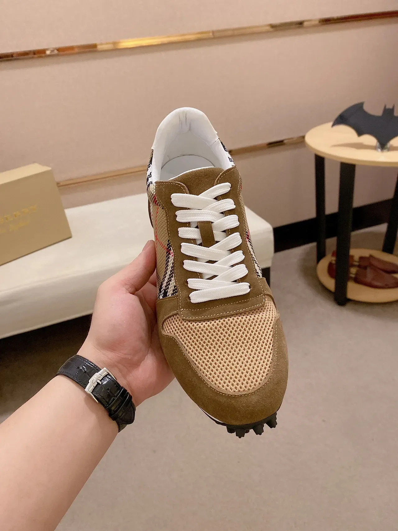 Burberry 格纹拼接麂皮网面休闲鞋 9