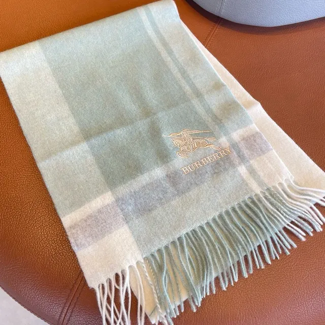 Burberry Vert Beige Motif à Carreaux Brodé Logo Écharpe Cachemire 4