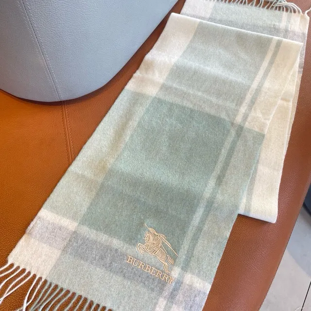 Burberry Vert Beige Motif à Carreaux Brodé Logo Écharpe Cachemire 6