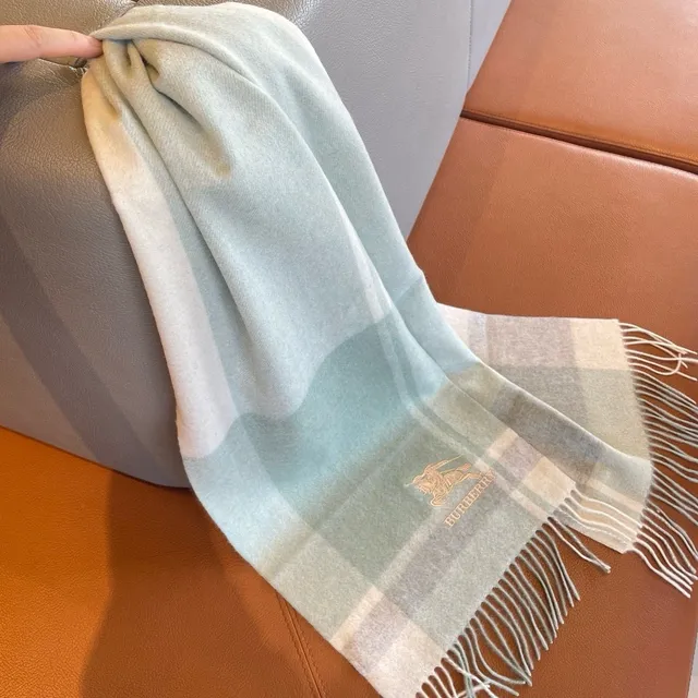 Burberry Vert Beige Motif à Carreaux Brodé Logo Écharpe Cachemire 8
