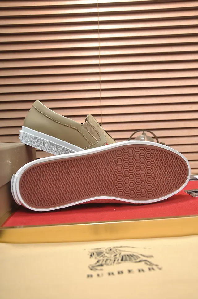 Burberry Knight Bege Branco Slip-On Painel Listrado Tênis Lifestyle 2
