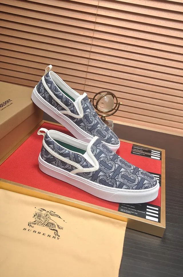 Burberry Knight Monogram imprimé Slip-On Lifestyle Sneakers 3