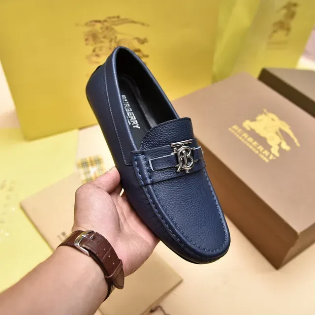 Burberry Knight Navy পেবল্ড লেদার লুফার 6