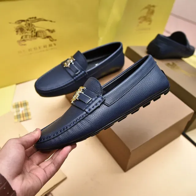 Burberry Knight Navy পেবল্ড লেদার লুফার 7