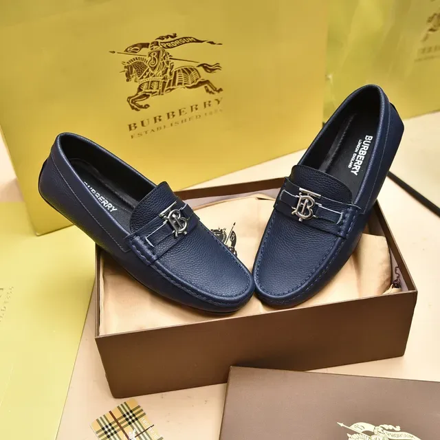 Burberry Knight Navy পেবল্ড লেদার লুফার 8