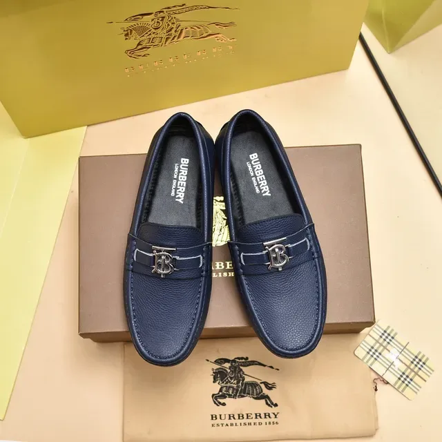 Burberry Knight Navy পেবল্ড লেদার লুফার 9