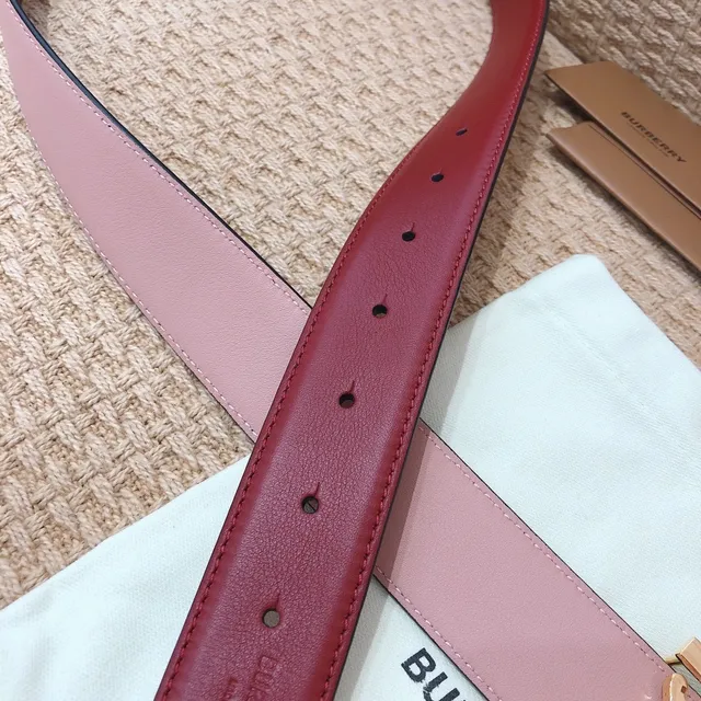 Burberry Knight reversível rosa e vermelho cinto de couro 4