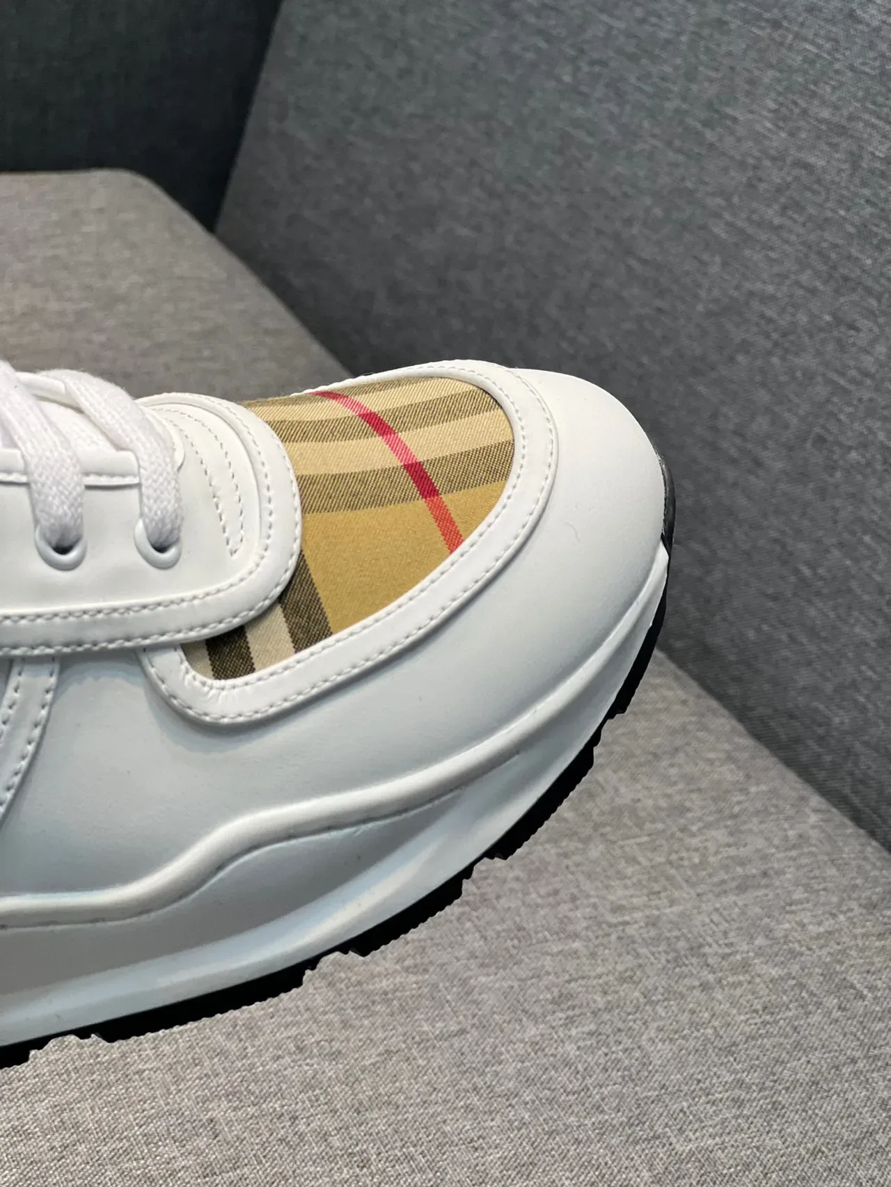 Burberry Chevalier Blanc et House Check Lifestyle Sneakers 2