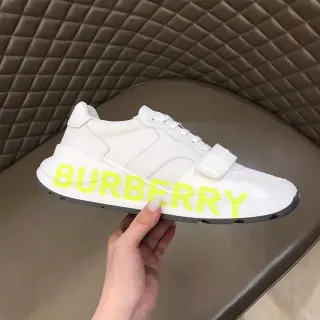 Burberry Knight সাদা হলুদ চামড়ার মতো উপর নিয়ন লোগো প্রিন্ট লাইফস্টাইল স্নিকার্স