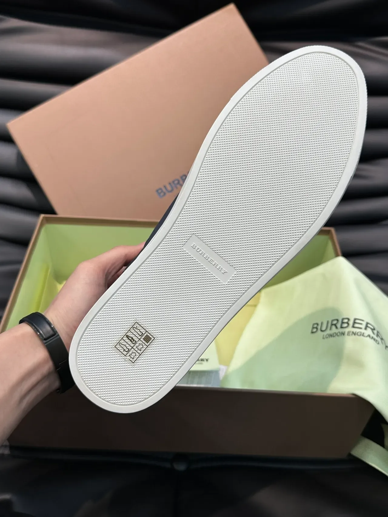Burberry Lola Navy White Mixed-Material Upper Check-Pattern Insert Lifestyle Sneakers 2