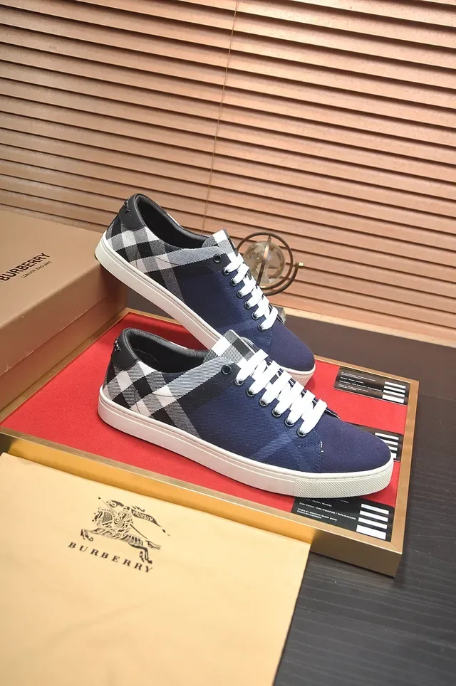 Burberry Navy White Canvas Upper Check-Pattern Side Panel Lifestyle Sneakers 3