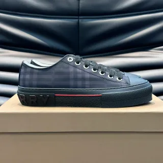 Burberry Plaid Low-Top Lifestyle Sneaker