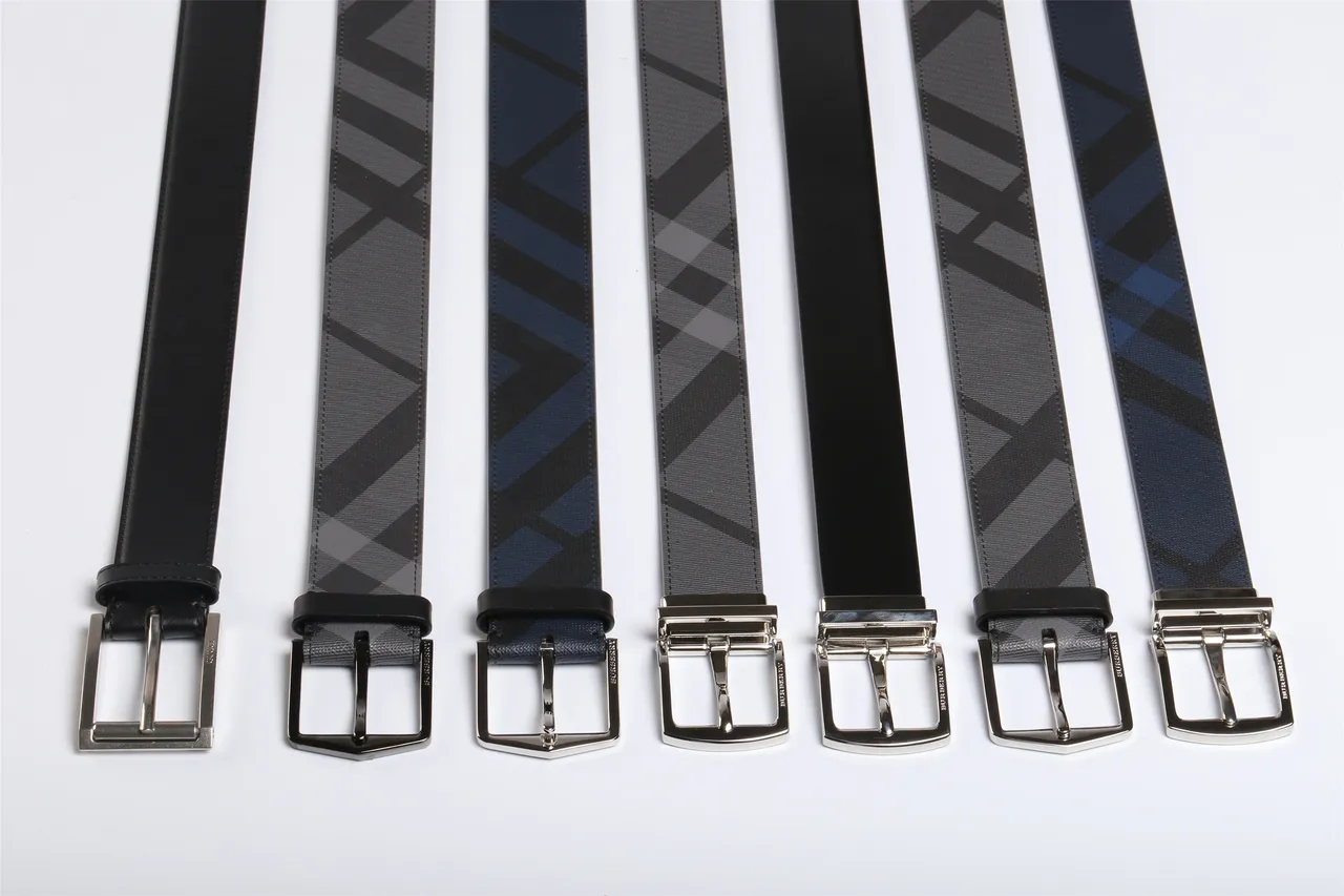 Burberry Cinto reversível preto e azul bicolor de couro 2