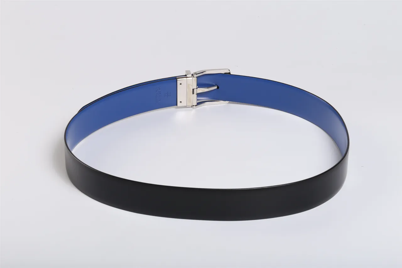Burberry Cinto reversível preto e azul bicolor de couro 7