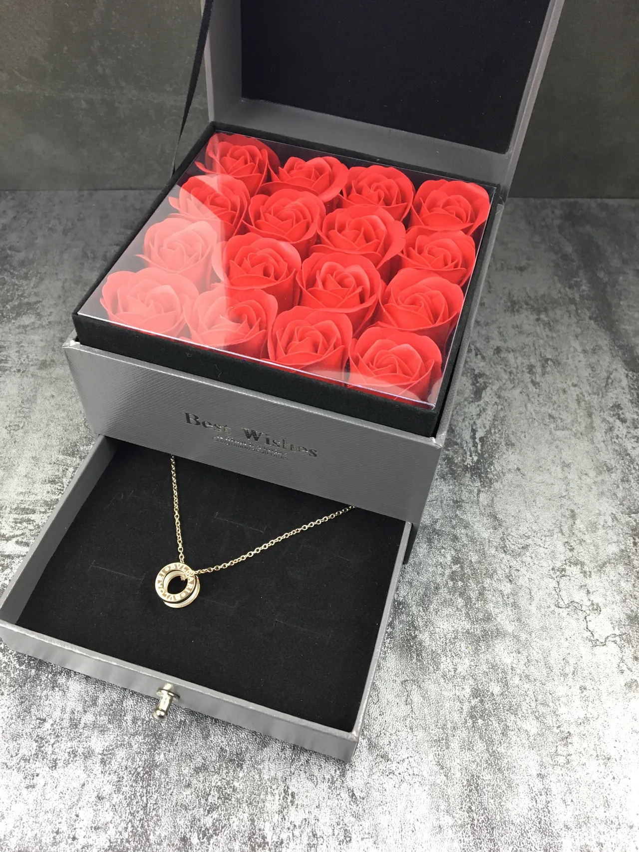 Bvlgari B.zero1 Collier de chaîne avec pendentif cylindrique en or blanc 4