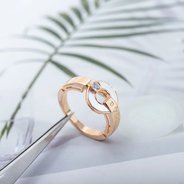 Bvlgari B.zero1 Bague Or Rose Perle Mère et Diamant 2