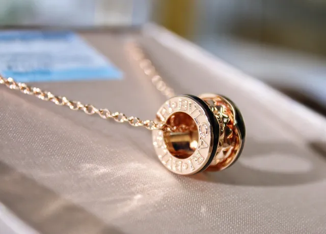Bvlgari Bulgari Ouro Preto Anel Pingente Empilhado Motivos Pirâmide Espinhoso Colar 5