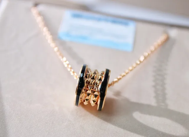 Bvlgari Bulgari Ouro Preto Anel Pingente Empilhado Motivos Pirâmide Espinhoso Colar 6