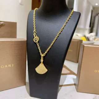 Bvlgari Divas’ Dream Gold Pavé Fan Pendant Necklace