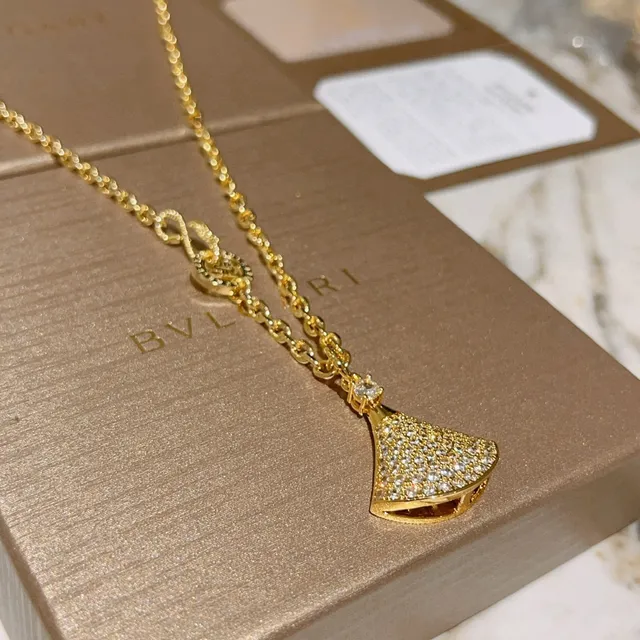 Bvlgari Divas’ Dream collier pendentif en or Pavé en forme d'éventail 4