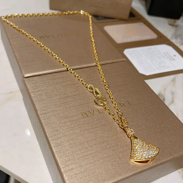 Bvlgari Divas’ Dream collier pendentif en or Pavé en forme d'éventail 8