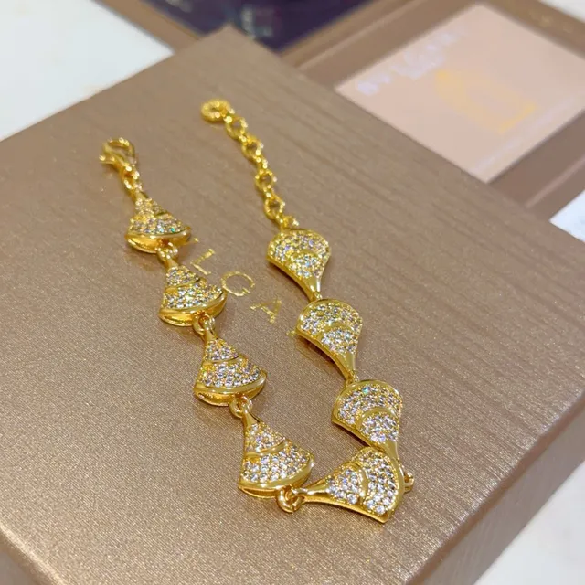 Bvlgari Divas’ Dream Bracelet doré Pavé Cristal Motif d'éventail 6