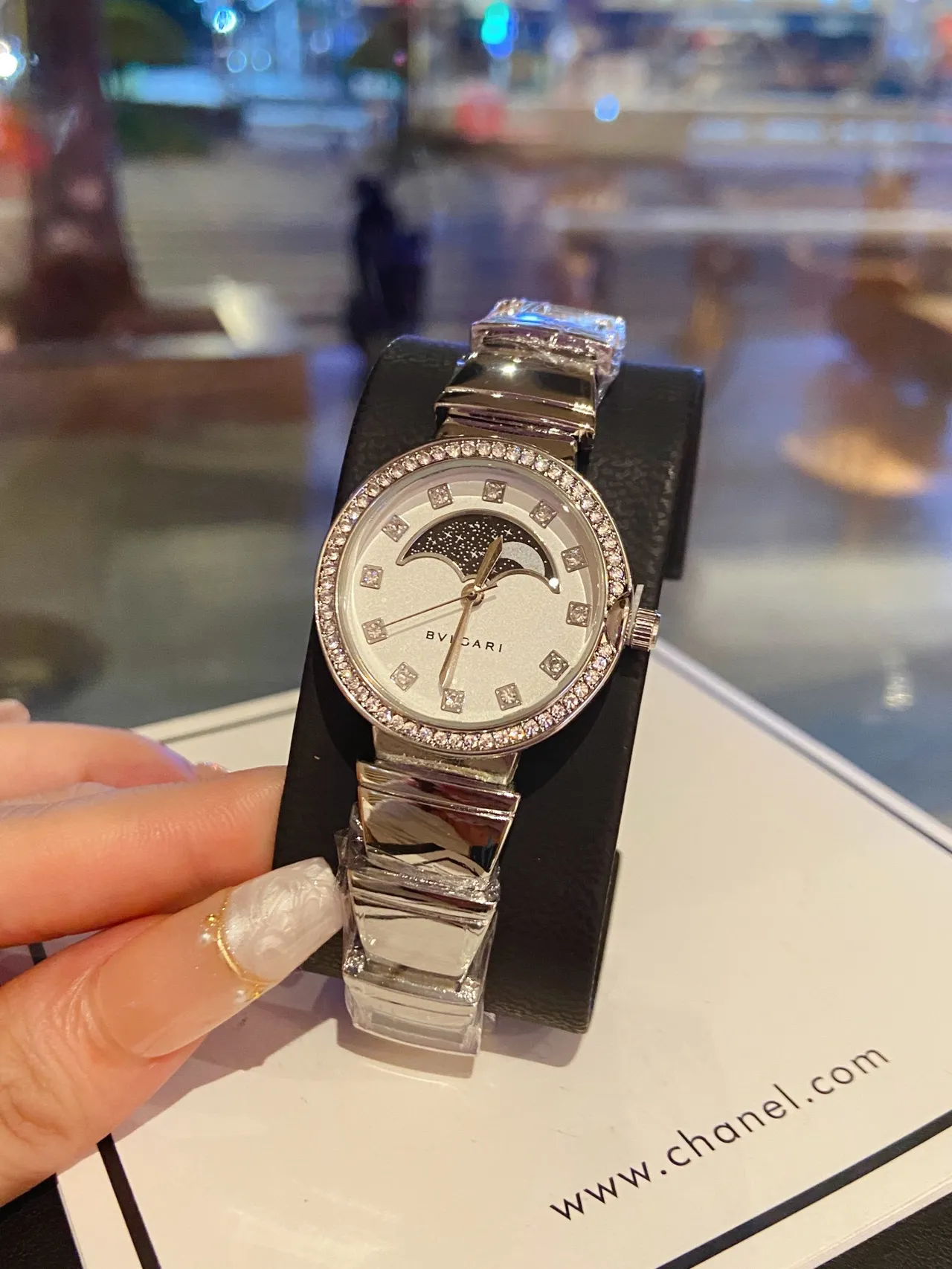 Bvlgari Divas’ Dream Moonphase Diamond Bezel Quartz Reloj 5
