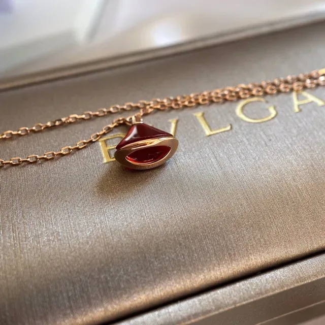 Bvlgari Divas’ Dream Pulseira pingente de vela esmaltado em vermelho 5