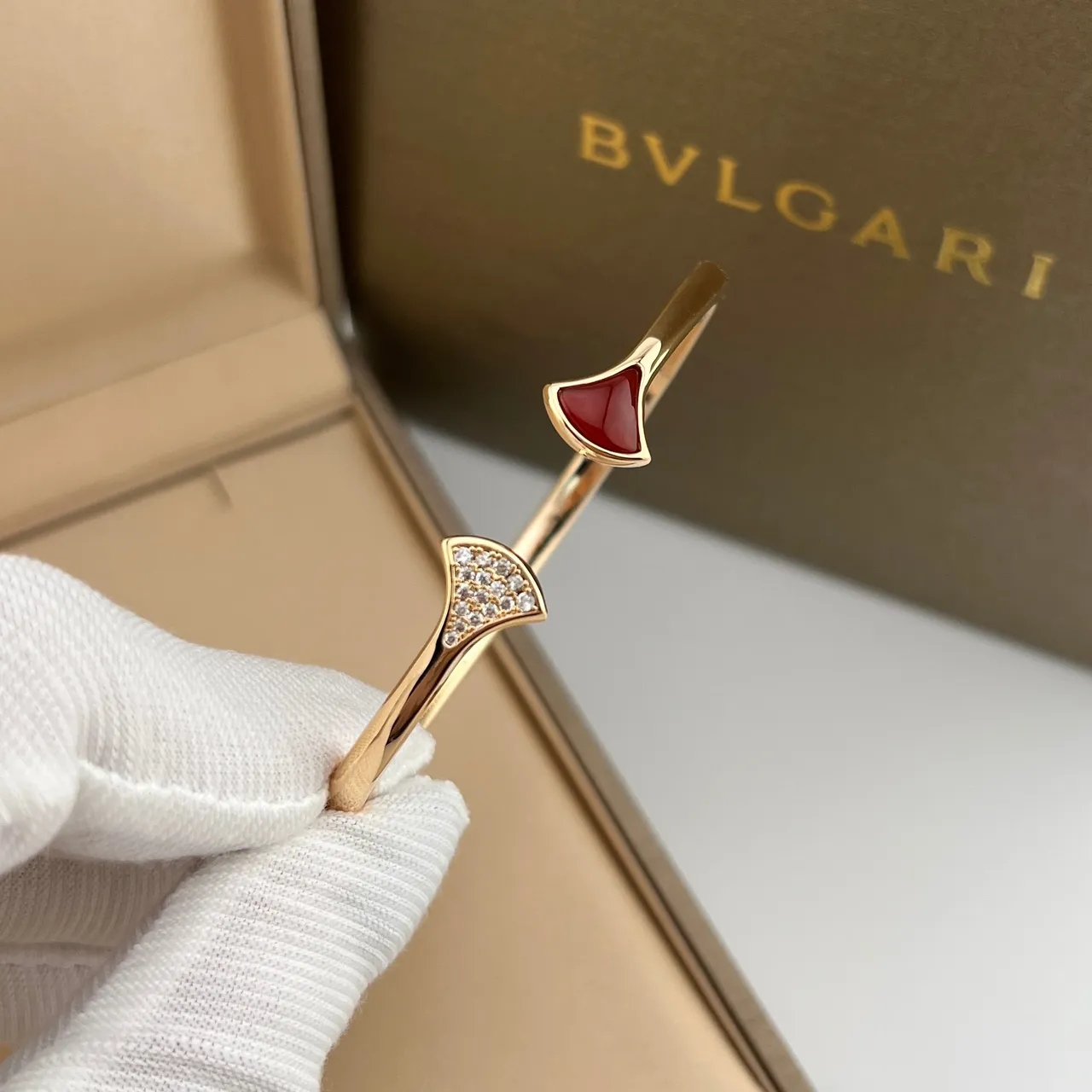 Bvlgari Divas’ Dream ذهب وردي لؤلؤ أم و بانيه الماس سوار 4