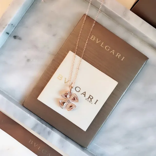 Bvlgari Fiorever Colar de Flores de Quatro Pétalas com Pavé em Ouro Rosa 3