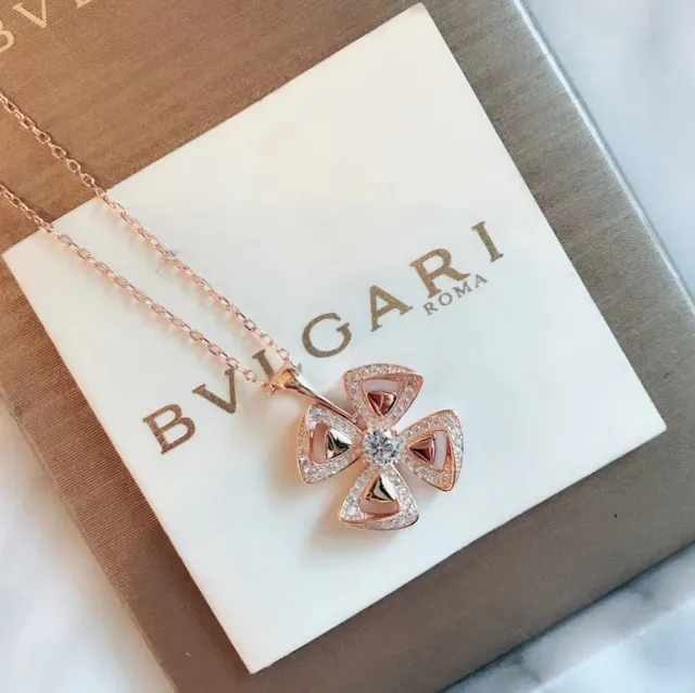 Bvlgari Fiorever Colar de Flores de Quatro Pétalas com Pavé em Ouro Rosa 8
