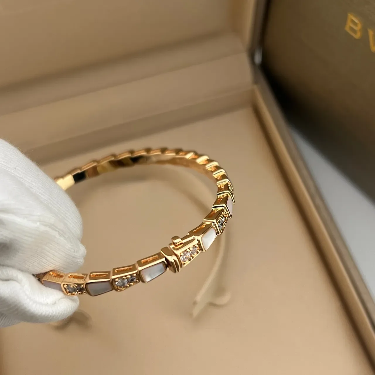Bvlgari सोने चांदी सेगमेंटेड लिंक व्हाइट इनले ब्रेसलेट 2