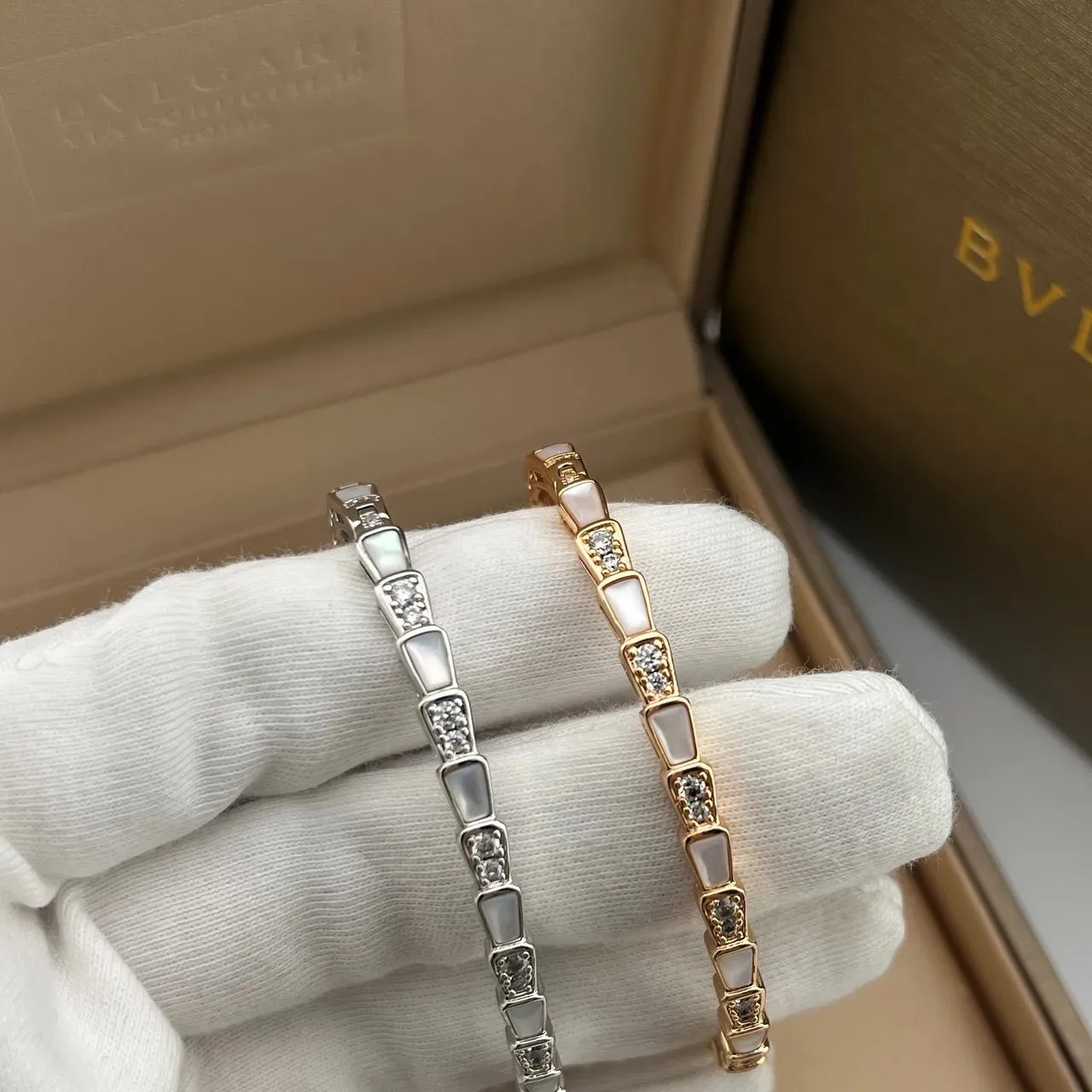 Bvlgari सोने चांदी सेगमेंटेड लिंक व्हाइट इनले ब्रेसलेट 4
