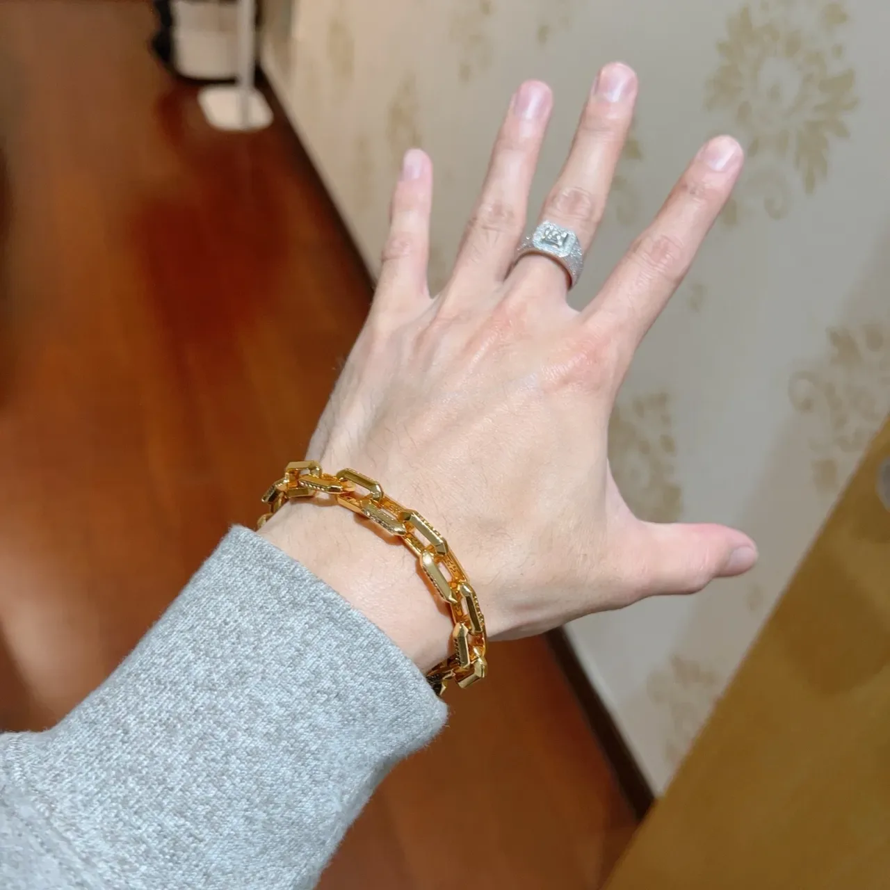 Bvlgari Gold-Tone Geometric Link Pavé Bracelet 4