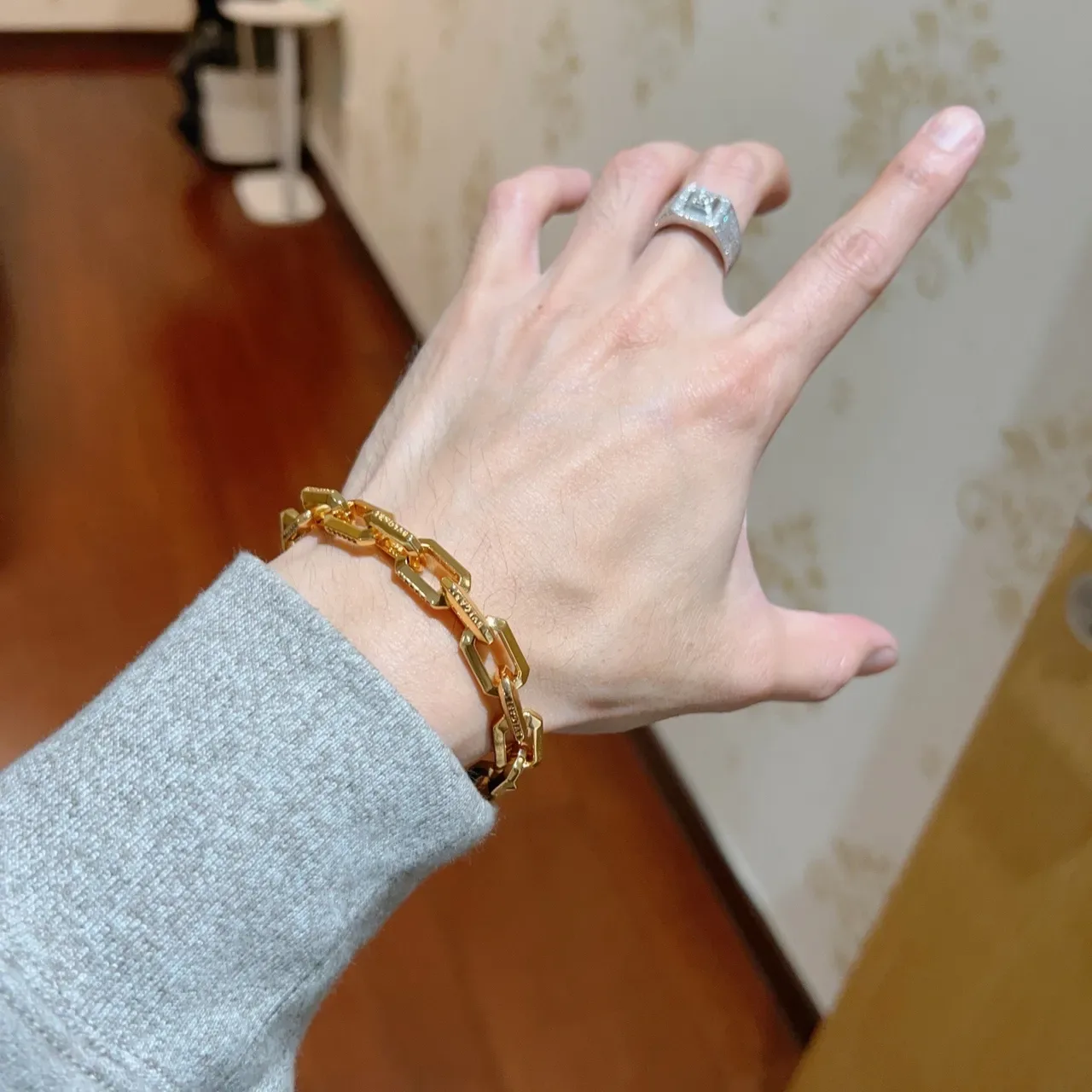 Bvlgari Gold-Tone Geometric Link Pavé Bracelet 8